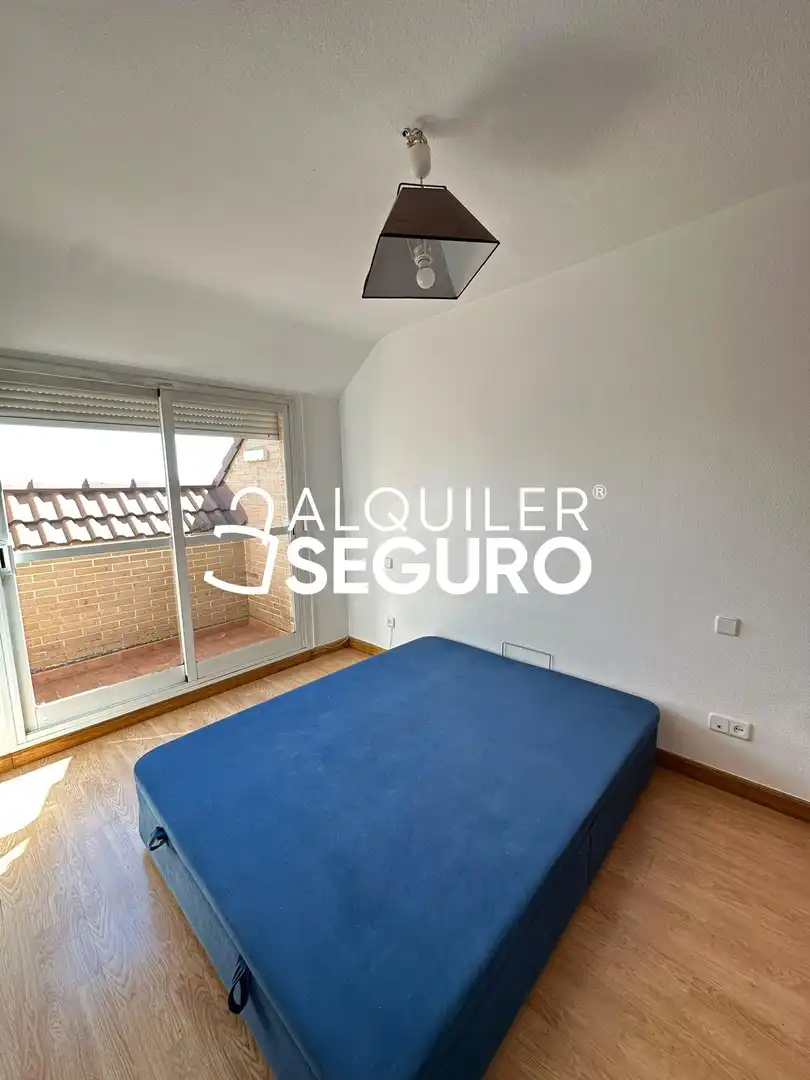 Dormitori de Pis de lloguer en Alcorcón amb Aire condicionat, Calefacció i Terrassa