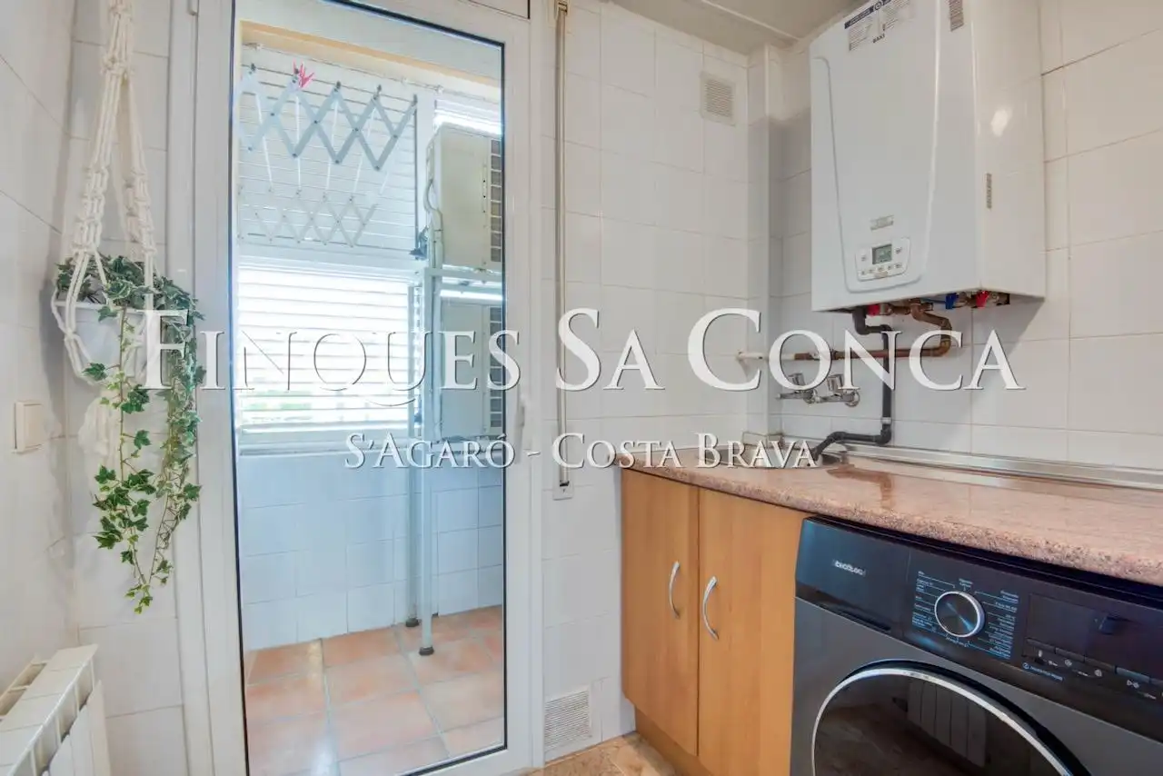 Cocina de Casa adosada en venta en Castell d'Aro, Platja d'Aro i s'Agaró con Aire acondicionado, Calefacción y Amueblado