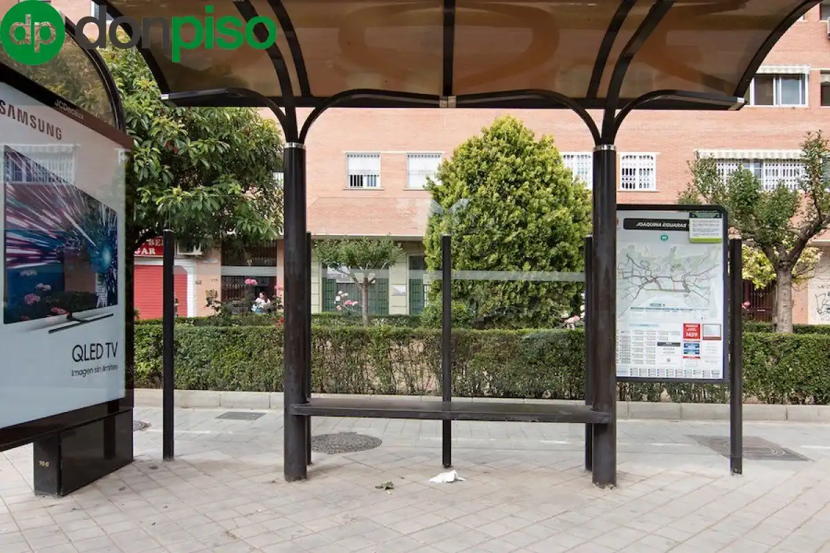Vista exterior de Local en venta en Granada con Amueblado