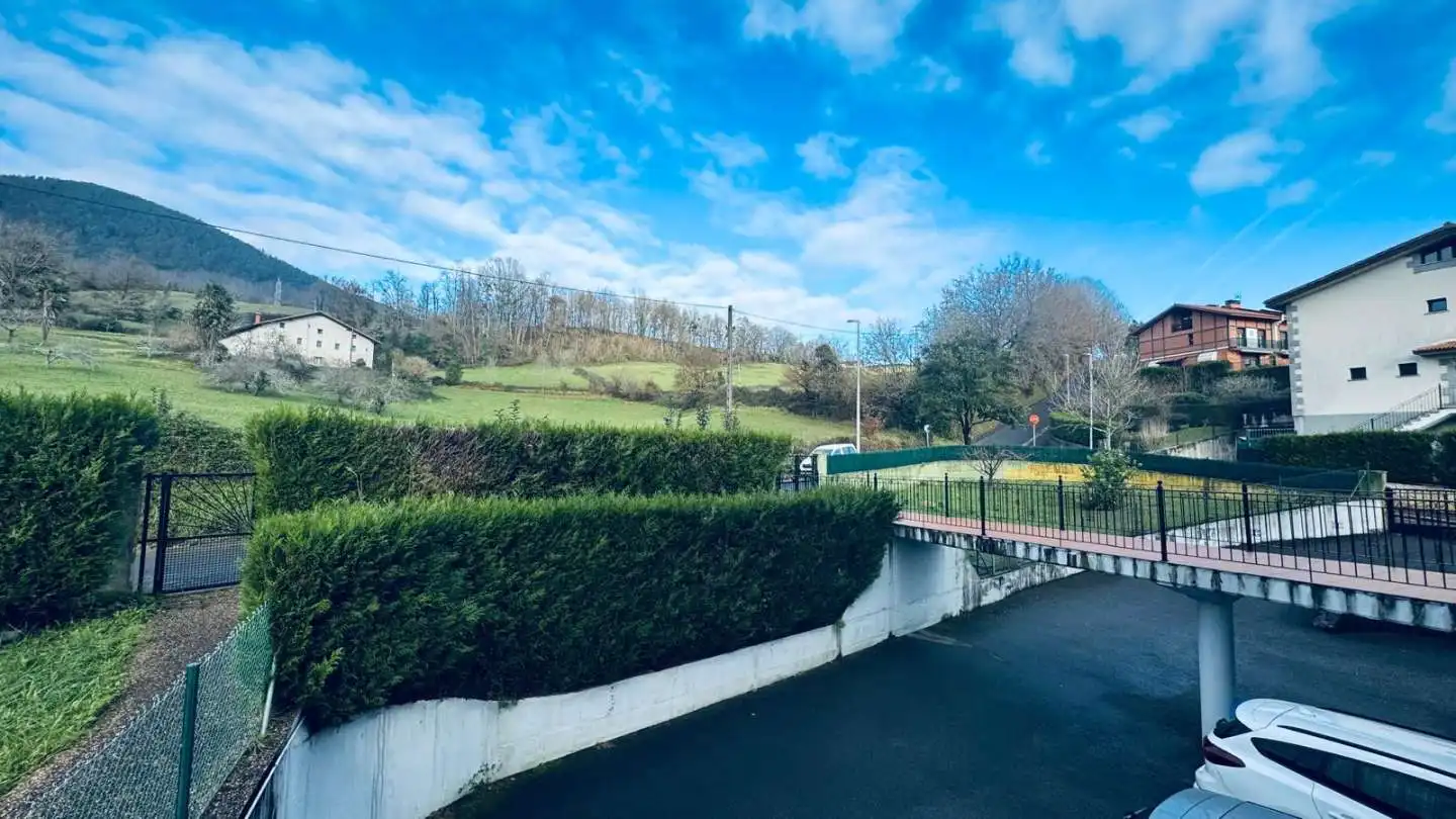 Vista exterior de Casa adosada en venta en Andoain con Calefacción, Jardín privado y Terraza