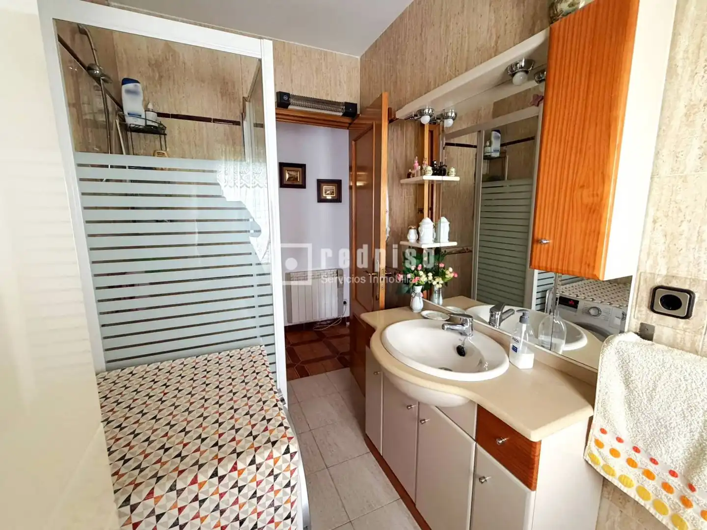 Bathroom of Flat for sale in Madrid  with Air Conditioner and Heating