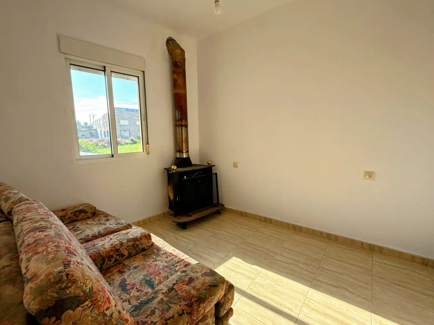 Sala d'estar de Casa o xalet en venda en Carballo amb Terrassa