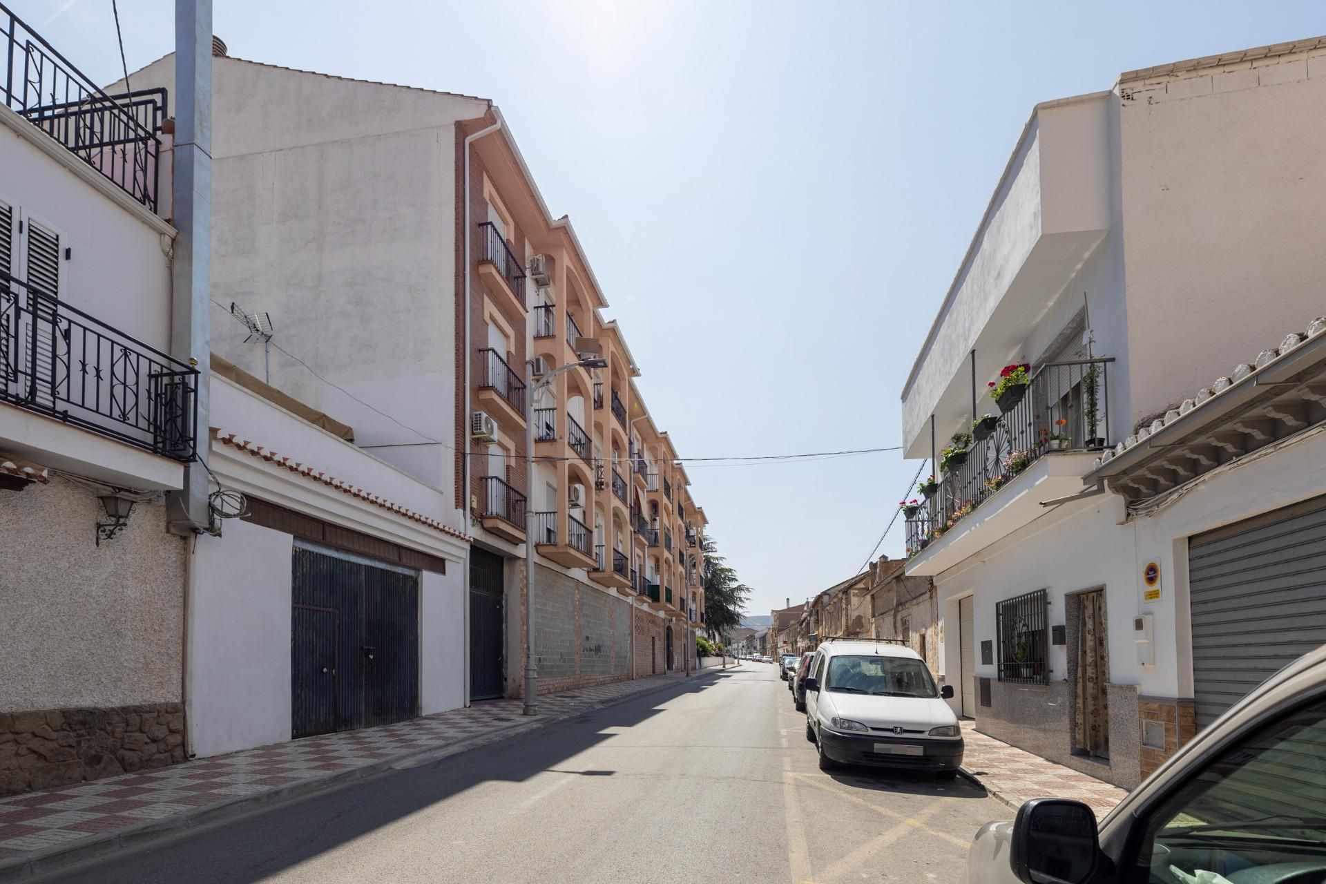 Exterior view of Flat for sale in Pinos Puente  with Air Conditioner, Heating and Balcony