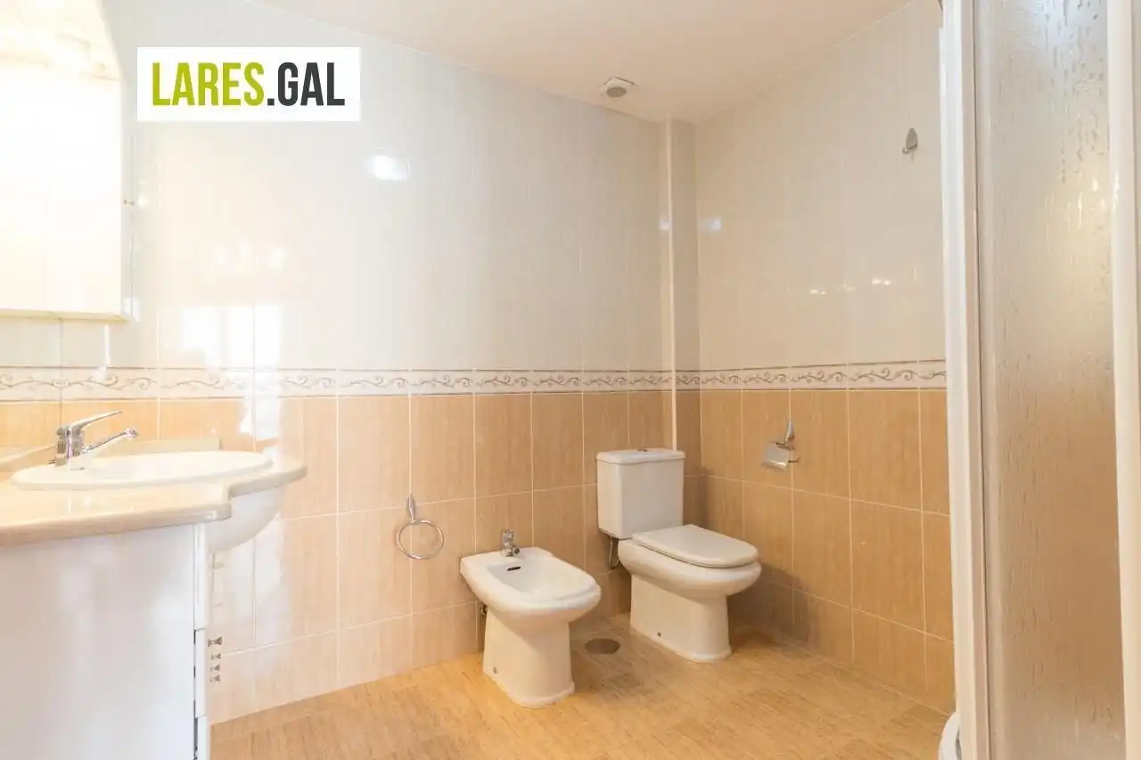 Bathroom of Flat for sale in Cangas   with Heating and Storage room
