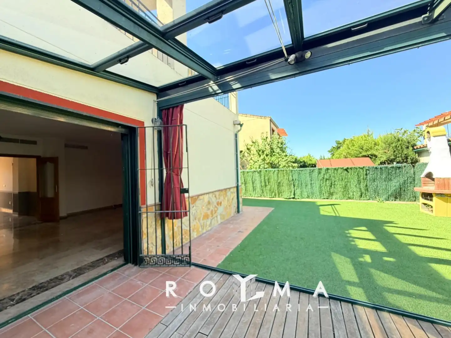 Terrace of Detached homes for rent in Bormujos  with Air Conditioner, Heating and Private garden