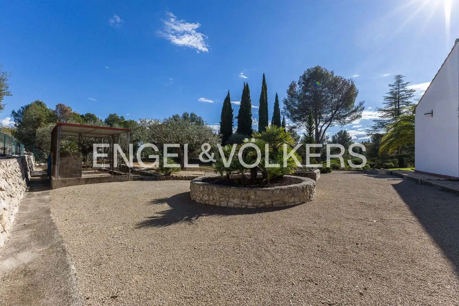 Vista exterior de Casa o xalet en venda en Ontinyent amb Aire condicionat, Calefacció i Jardí privat