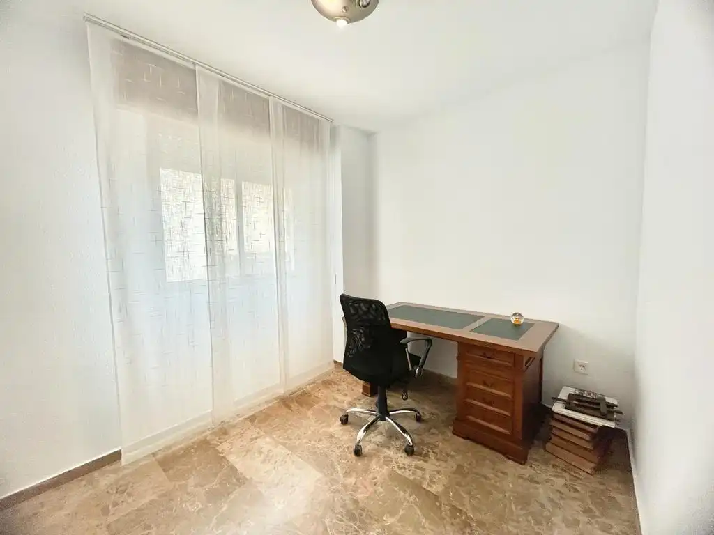 Habitación de Piso de alquiler en Granada con Aire acondicionado, Calefacción y Amueblado