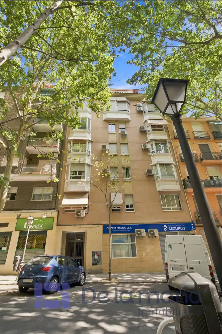 Vista exterior de Piso de alquiler en Madrid con Calefacción y Parquet