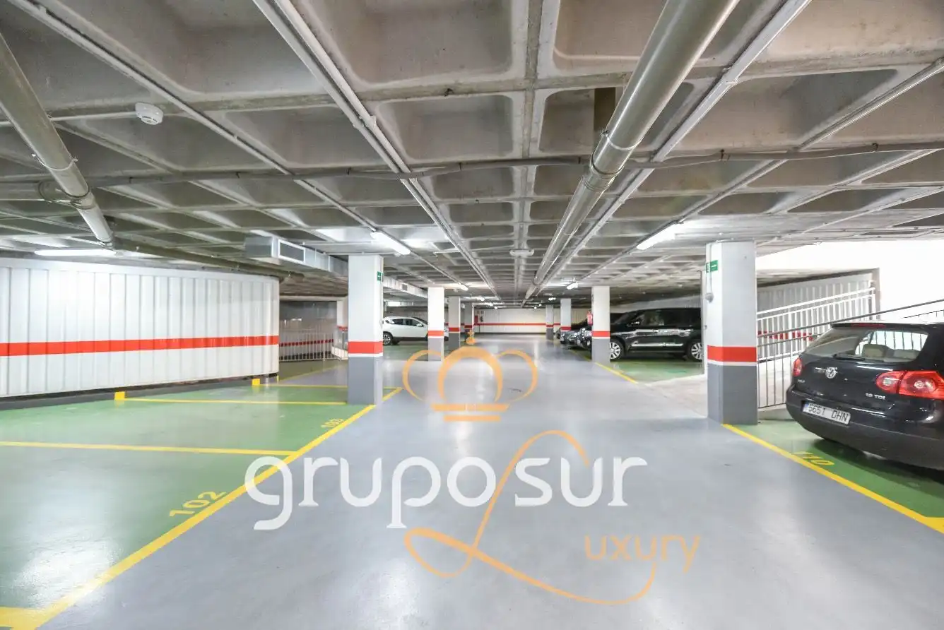 Parking de Ático en venta en Valladolid con Calefacción, Parquet y Trastero