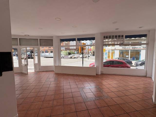Local comercial en Alquiler en Gijón - Calle Campo Sagrado, 1 en Ceares