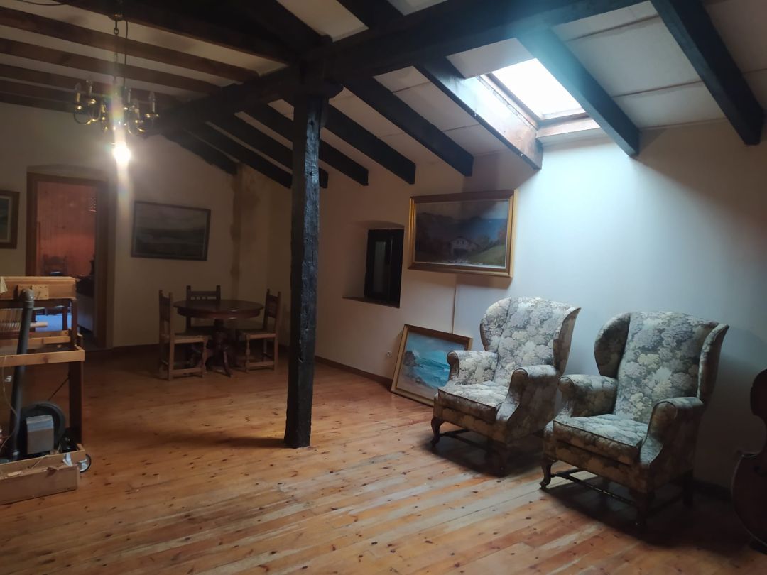 Sala d'estar de Casa adosada en venda en Usurbil amb Jardí privat, Terrassa i Traster