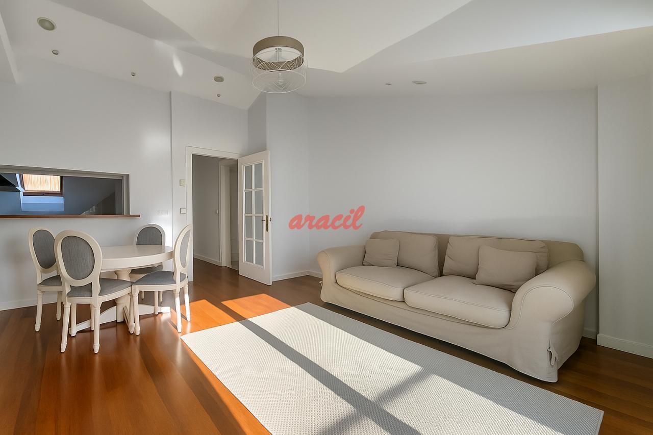 Sala d'estar de Apartament de lloguer en Ourense Capital  amb Calefacció, Terrassa i Moblat