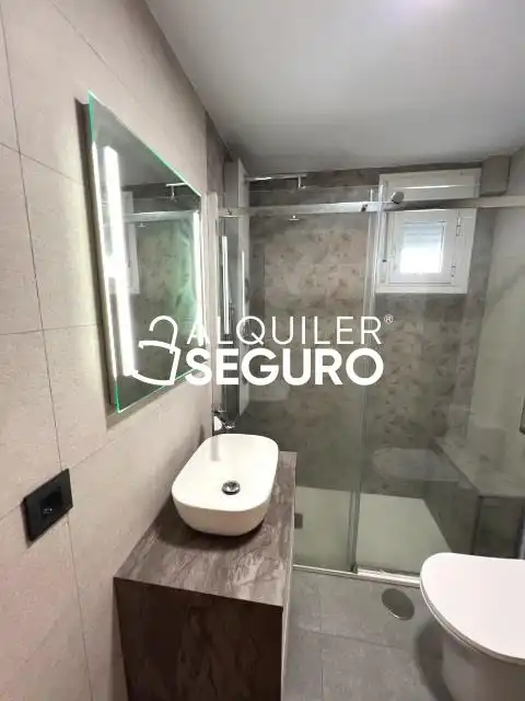 Baño de Piso de alquiler en Valdemoro con Aire acondicionado, Calefacción y Terraza