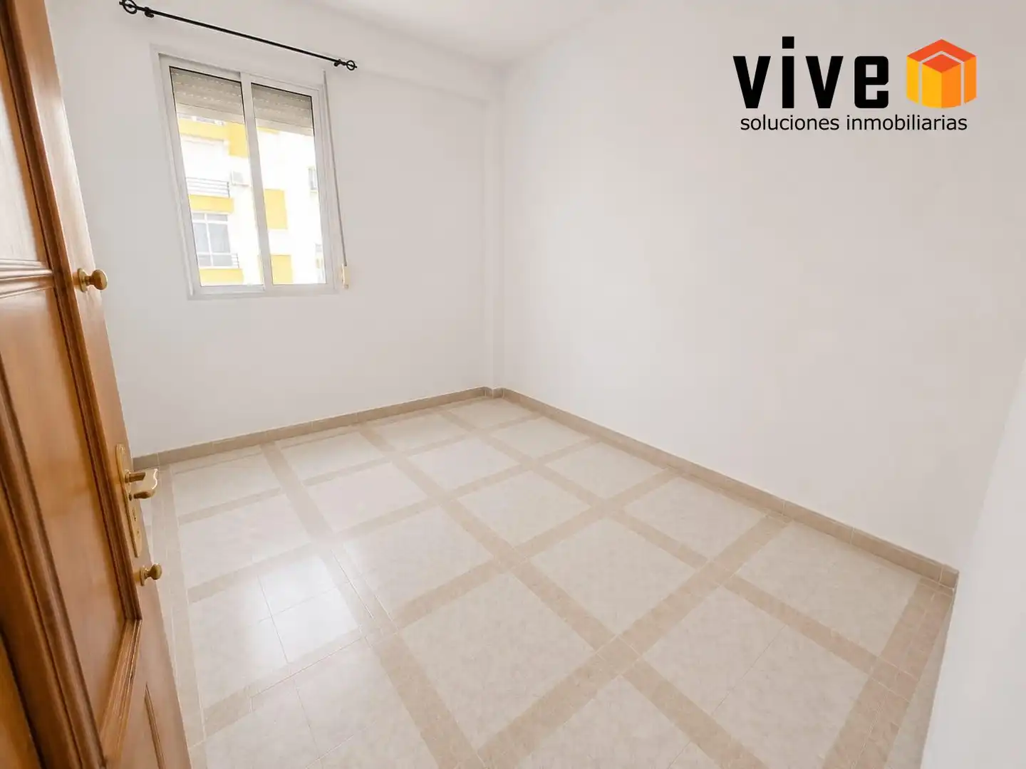 Bedroom of Flat for sale in Sevilla  with Air Conditioner and Heating