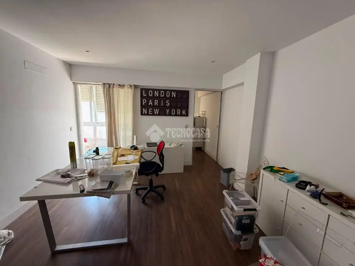 Piso en venta en Valencia con Parquet y Alarma