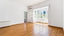 Exterior view of Flat for sale in  Barcelona Capital  with Air Conditioner and Balcony