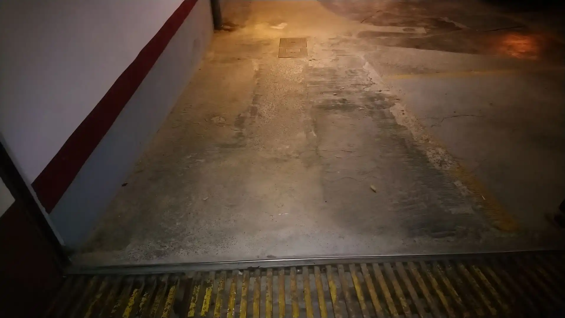 Einzelparkplatz zum Verkauf in Castell - Poble Vell, imagen 2