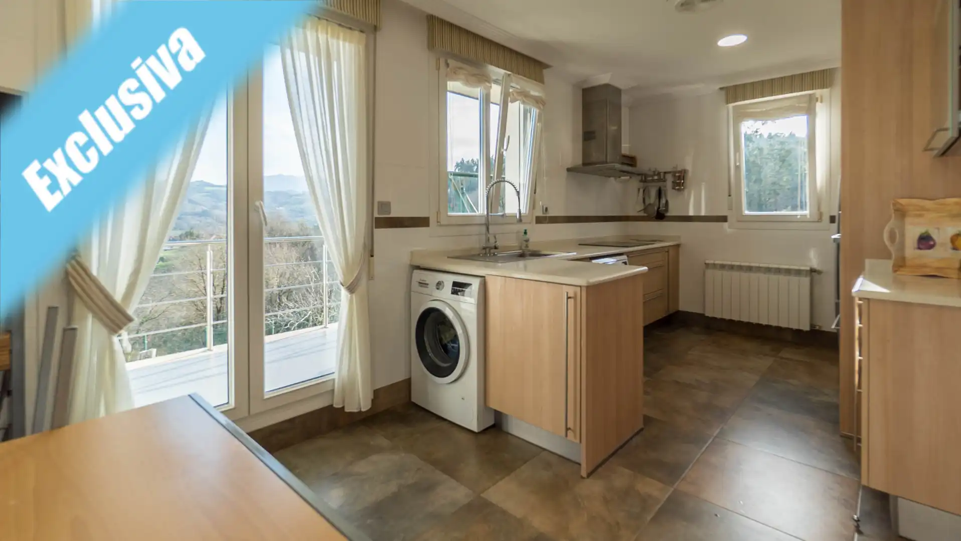 Kitchen of Houses for sale in Bárcena de Cicero  with Air Conditioner, Heating and Private garden