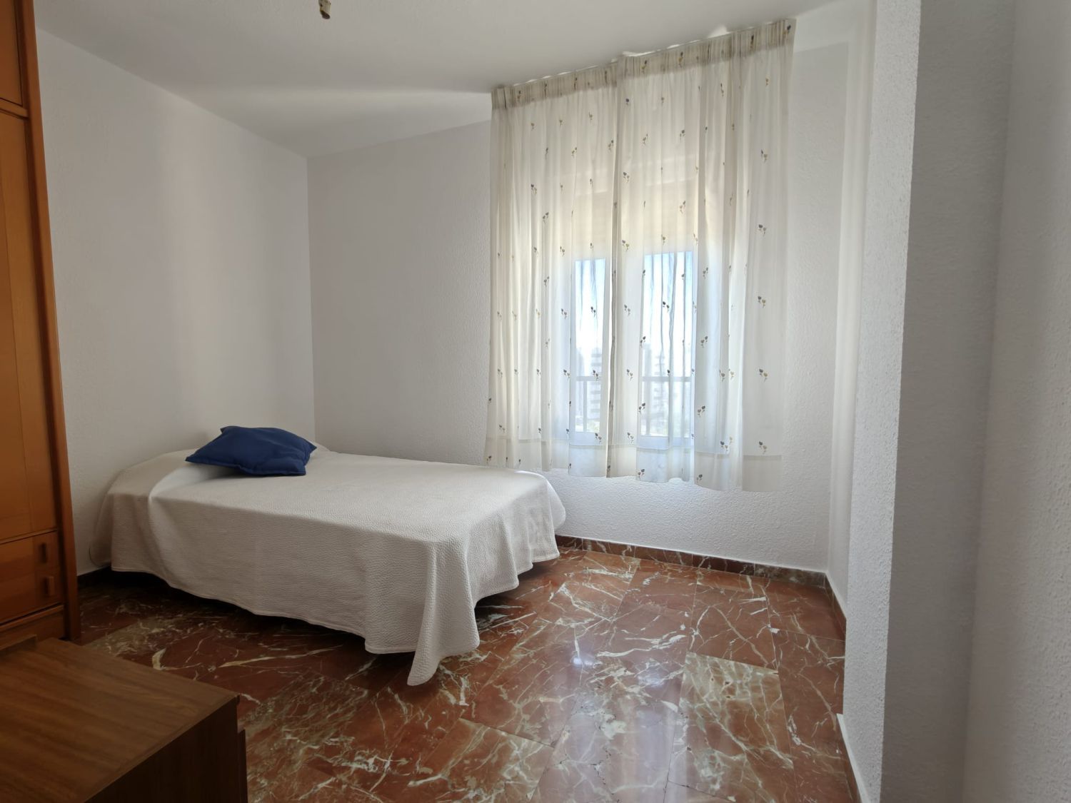 Habitación de Piso de alquiler en  Granada Capital con Terraza