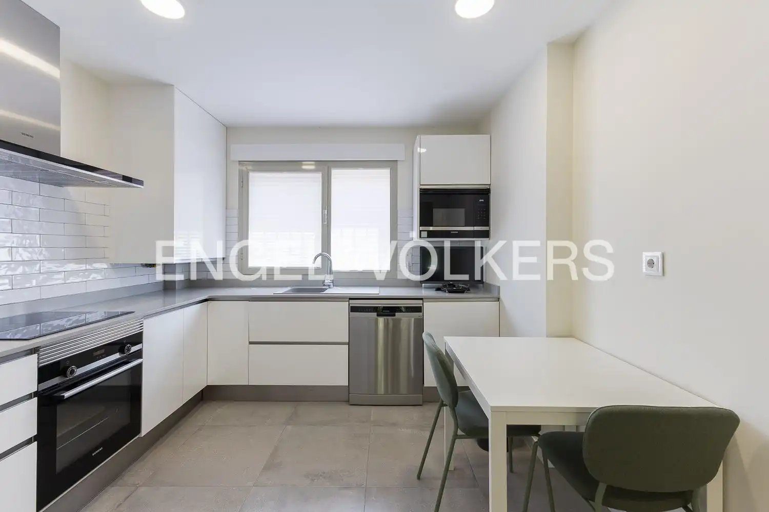 Cocina de Casa o chalet de alquiler en Rocafort con Aire acondicionado, Calefacción y Jardín privado