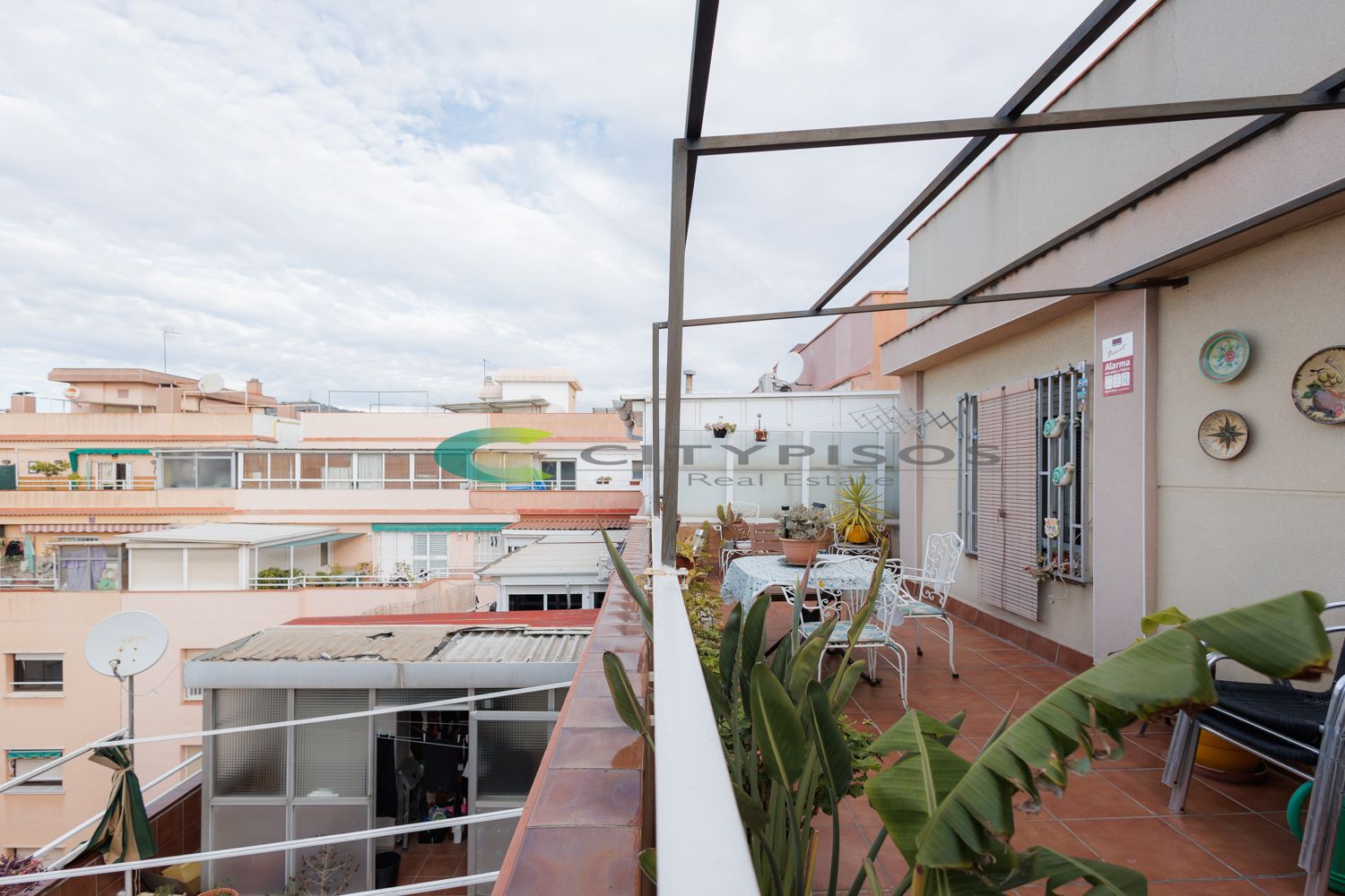 Terrassa de Àtic en venda en L'Hospitalet de Llobregat amb Aire condicionat, Calefacció i Parquet