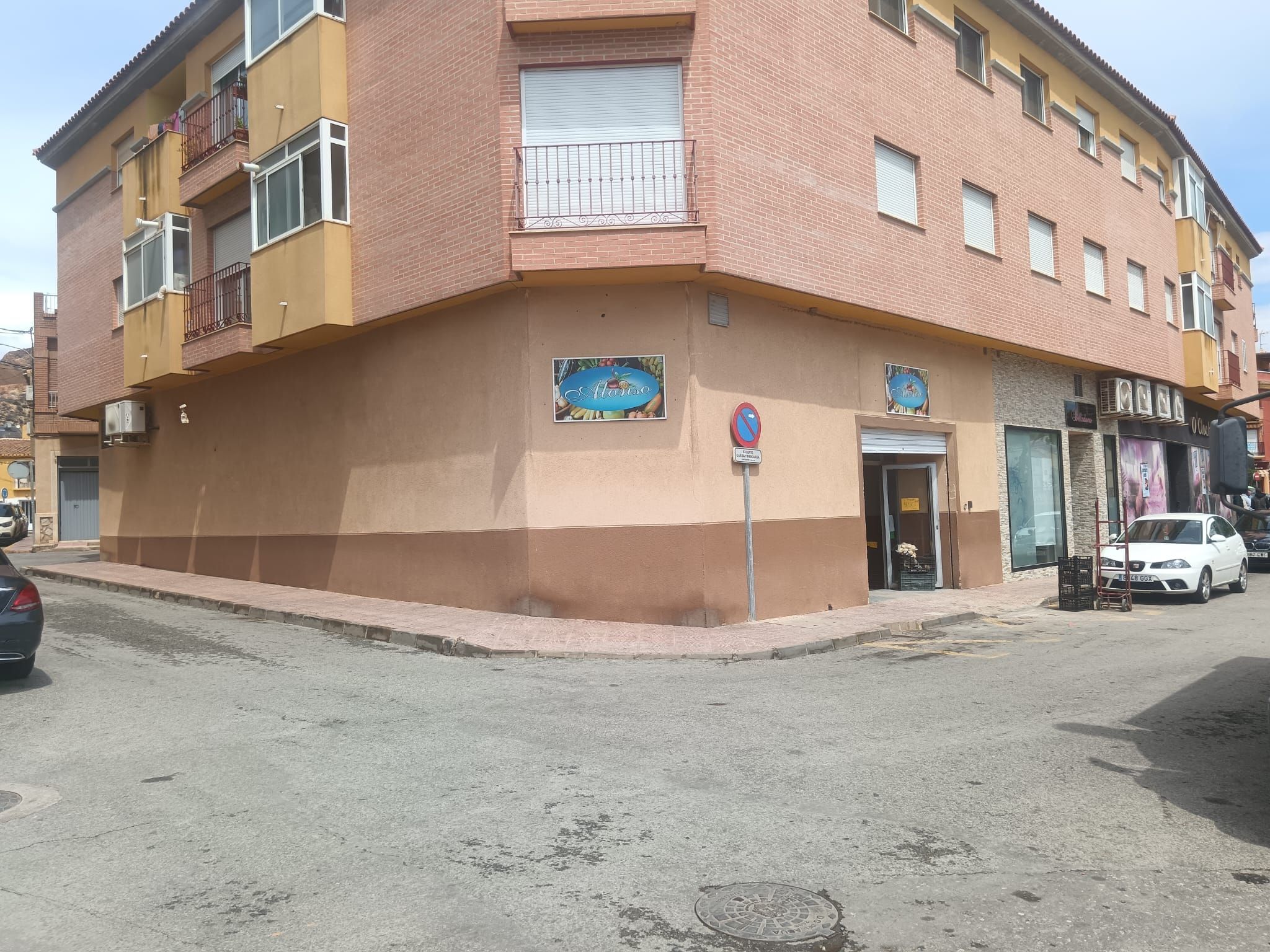 Vista exterior de Local en venda en Mazarrón