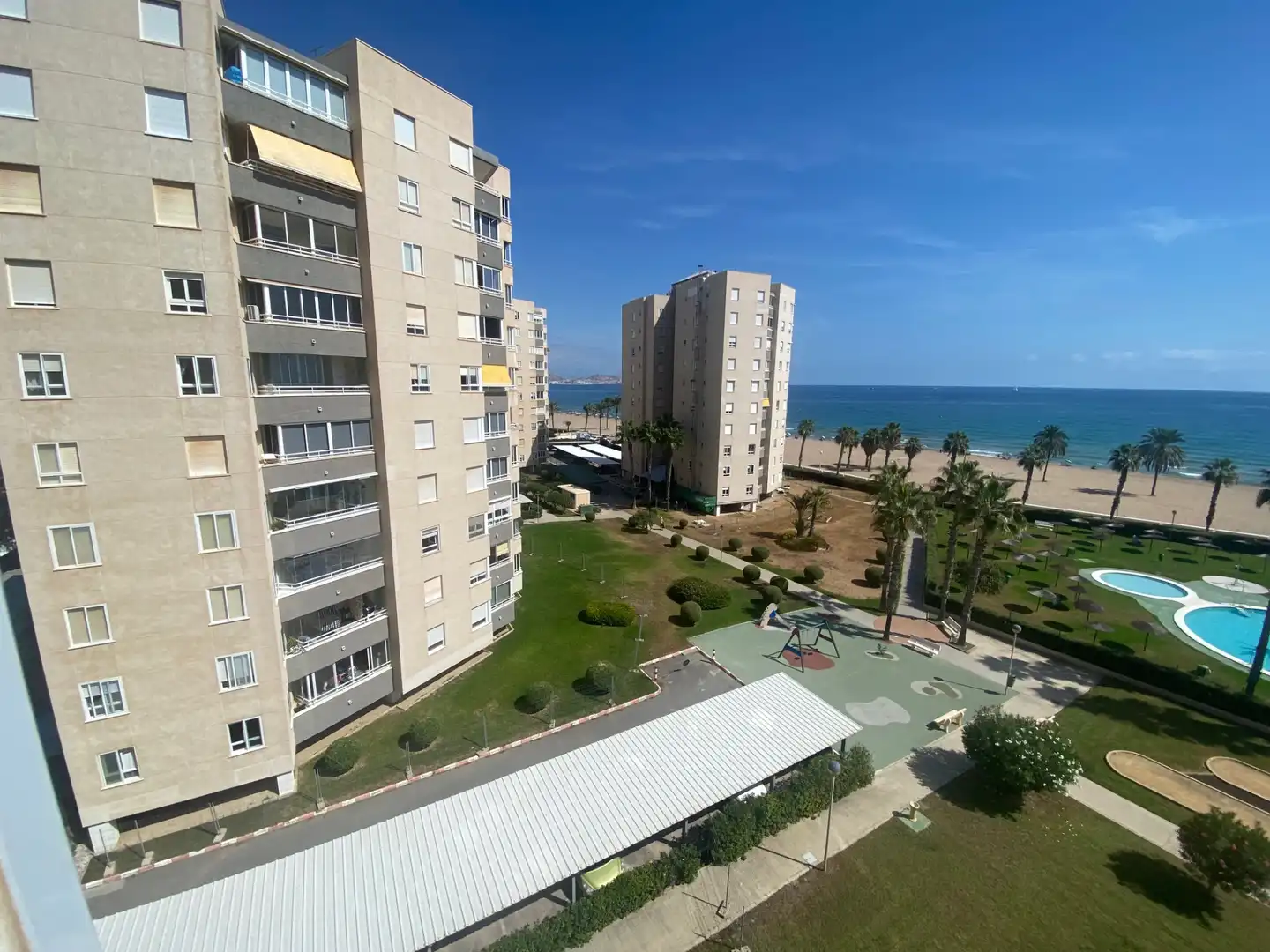 Vista exterior de Piso de alquiler en Alicante / Alacant con Amueblado, Horno y Lavadora