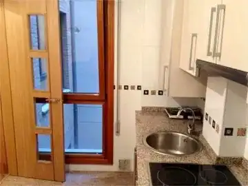 Cuina de Estudi en venda en Oviedo  amb Calefacció