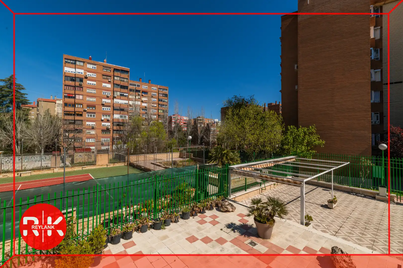 Vista exterior de Pis en venda en Coslada amb Aire condicionat, Calefacció i Terrassa
