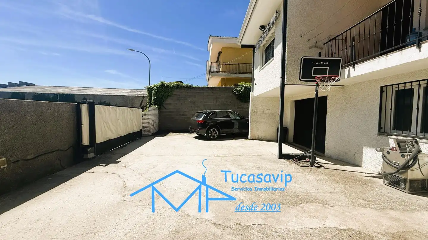 Parking de Casa o chalet en venta en Cebreros con Aire acondicionado, Jardín privado y Terraza