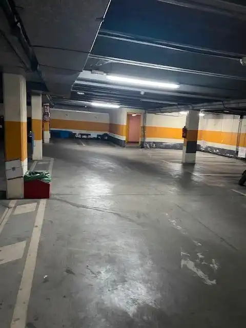 Aparcament de Garatge en venda en Madrid amb Alarma