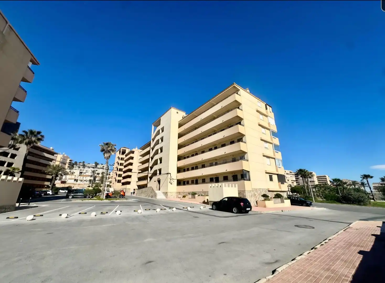 Vista exterior de Apartamento en venta en Torrevieja con Trastero y Amueblado