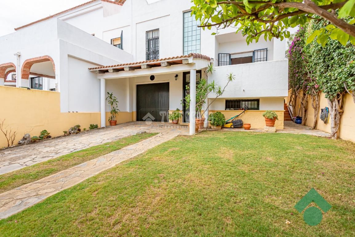 Vista exterior de Casa adosada en venta en Algeciras