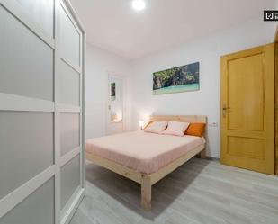 Bedroom of Flat to share in  Valencia Capital  with Air Conditioner and Terrace