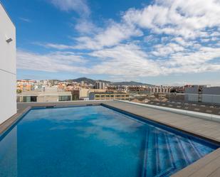 Piscina de Pis en venda en L'Hospitalet de Llobregat amb Aire condicionat, Calefacció i Jardí privat