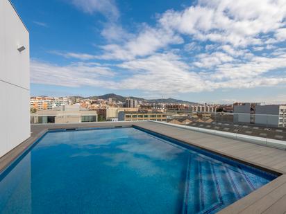 Piscina de Pis en venda en L'Hospitalet de Llobregat amb Aire condicionat, Calefacció i Jardí privat