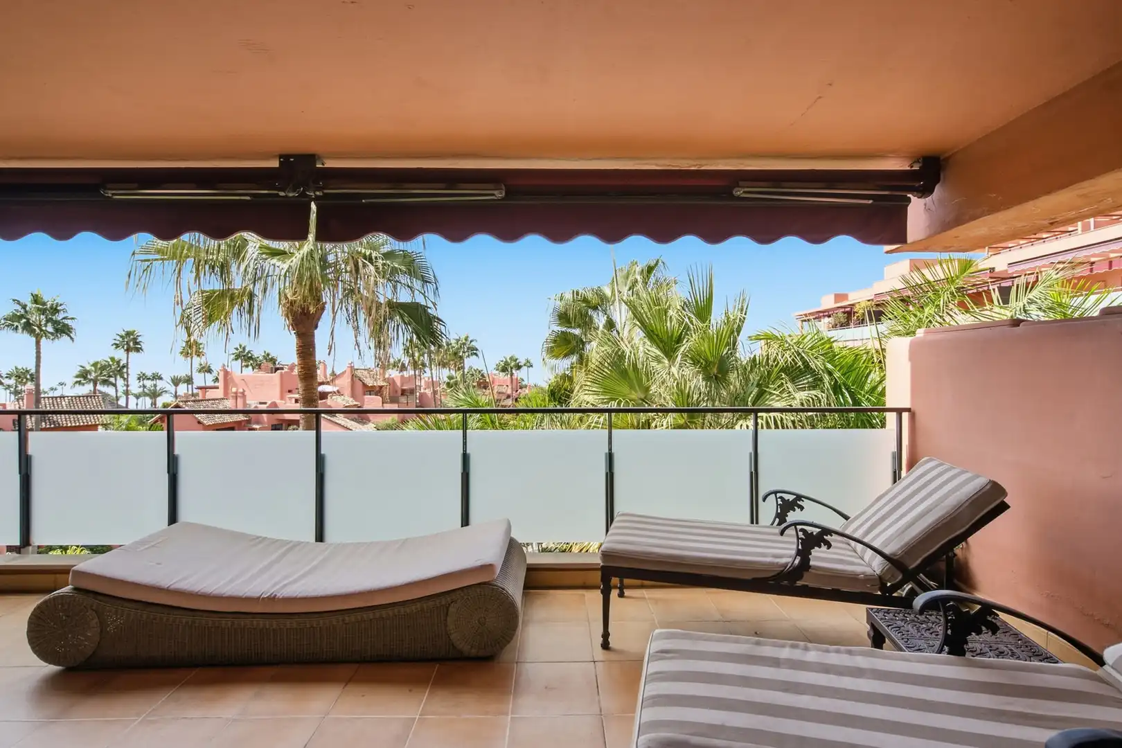 Terraza de Apartamento en venta en Estepona con Aire acondicionado, Terraza y Trastero