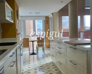 Cuina de Dúplex de lloguer en Girona Capital amb Calefacció, Parquet i Terrassa