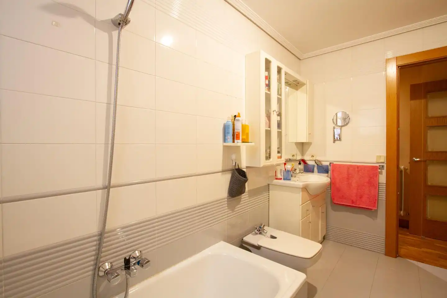 Badezimmer von Maisonette zum Verkauf in Villava / Atarrabia mit Klimaanlage, Heizung und Terrasse