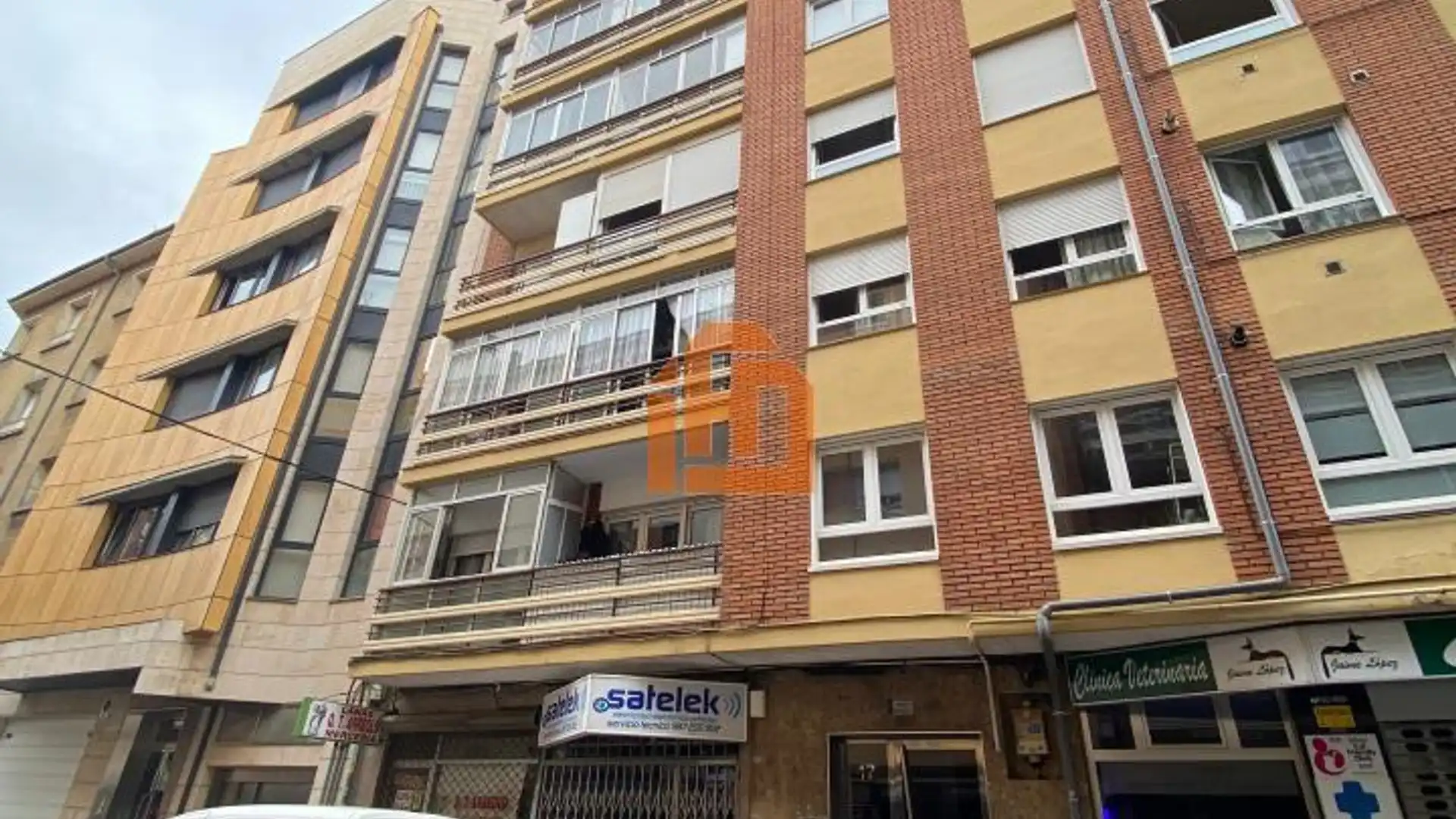 Vista exterior de Local de alquiler en León Capital 