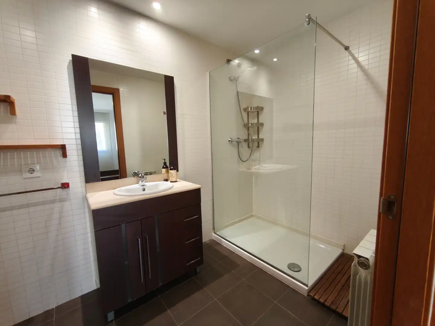 Bathroom of Flat for sale in Salt  with Heating, Private garden and Parquet flooring