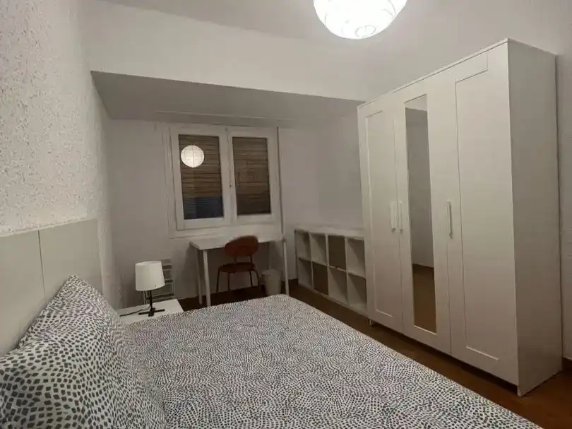 Schlafzimmer von Wohnungen zur Miete in Fuentes de Ebro mit Klimaanlage und Balkon