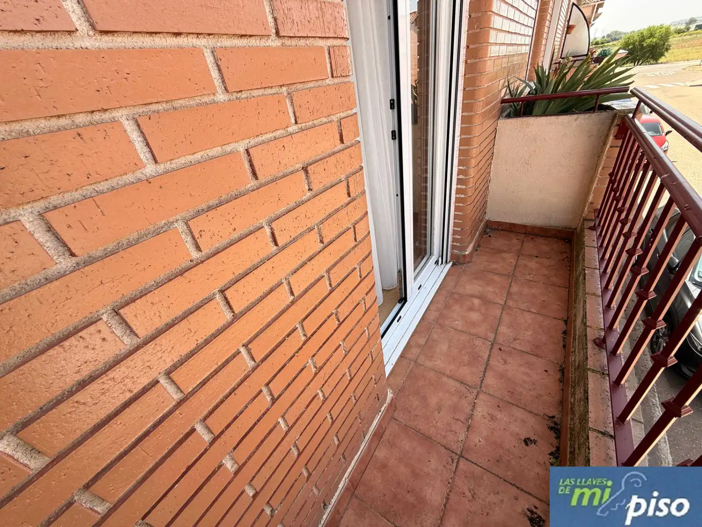 Terrassa de Casa adosada en venda en Cabezón de Pisuerga amb Calefacció, Jardí privat i Parquet