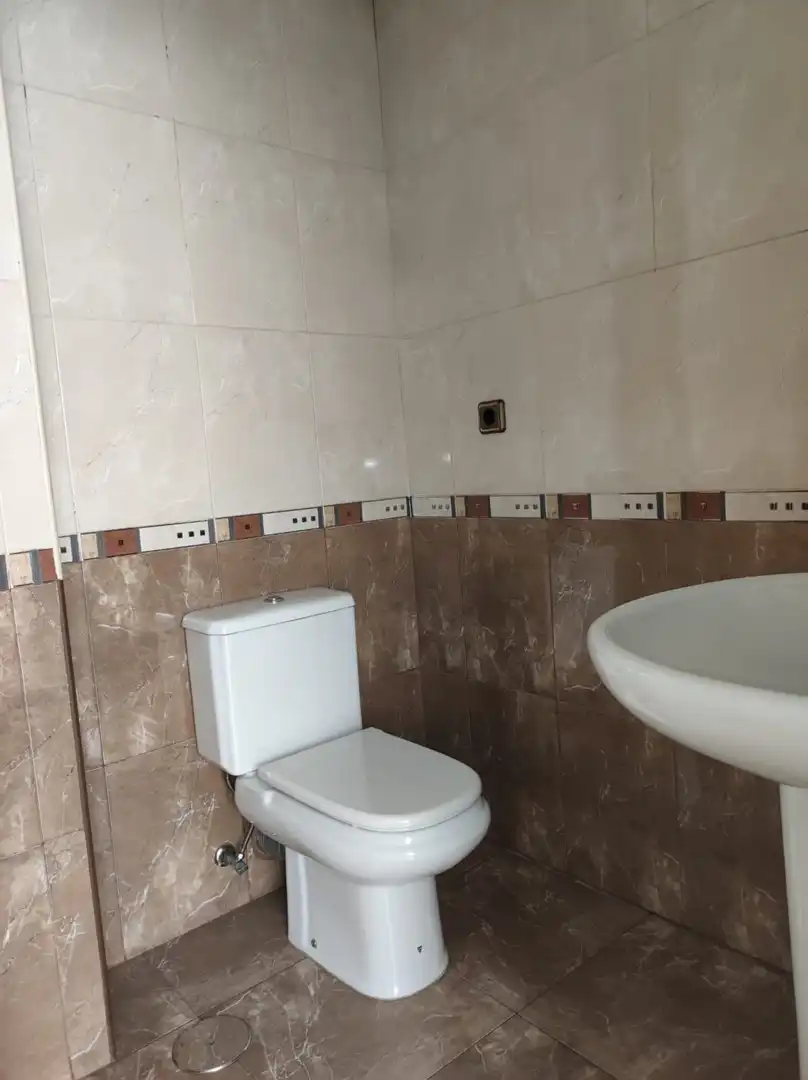 Local comercial en venda a Oviedo - CL VICTOR CHAVARRI 21, imagen 18