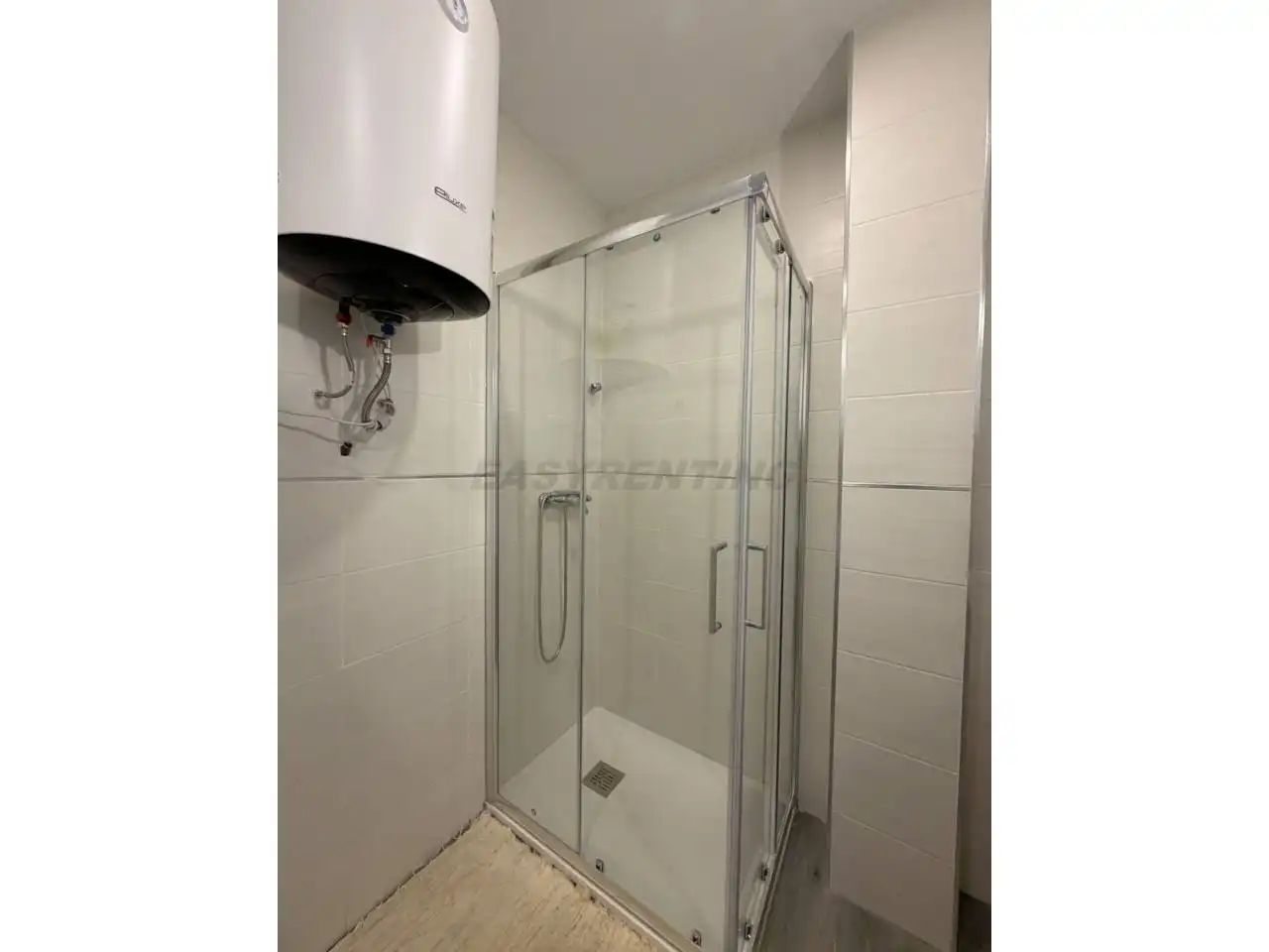 Badezimmer von Loft zur Miete in La Línea de la Concepción mit Klimaanlage, Möbliert und Alarm