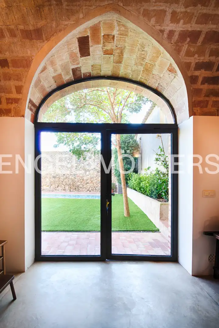 Terrassa de Finca rústica en venda en Sant Climent Sescebes, Girona