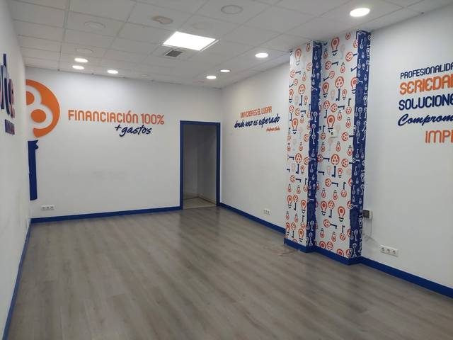 Local comercial en Alquiler en Ciudad Jardín - Zoco