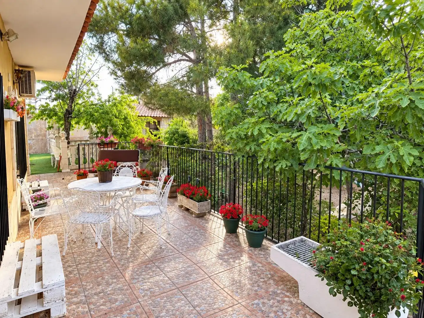 Terrassa de Finca rústica en venda en La Almarcha  amb Calefacció, Jardí privat i Piscina