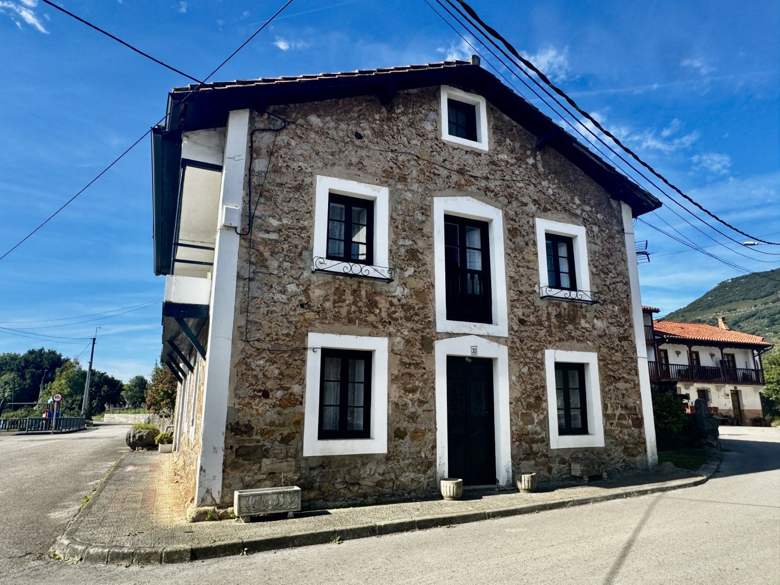 Exterior view of House or chalet for sale in Medio Cudeyo  with Heating