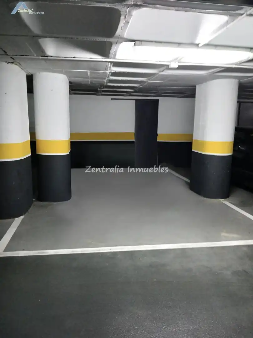 Aparcament de Àtic en venda en Zaragoza amb Terrassa, Traster i Piscina comunitària
